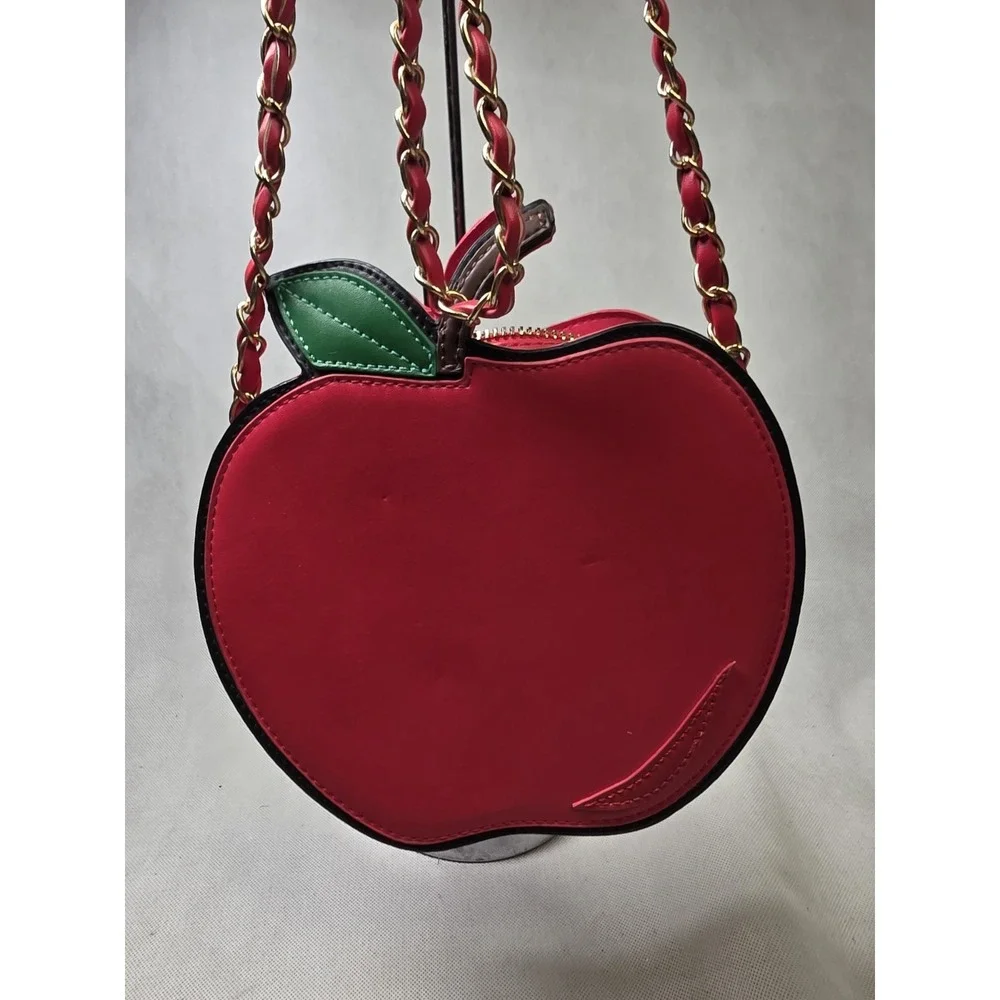 torrid red apple